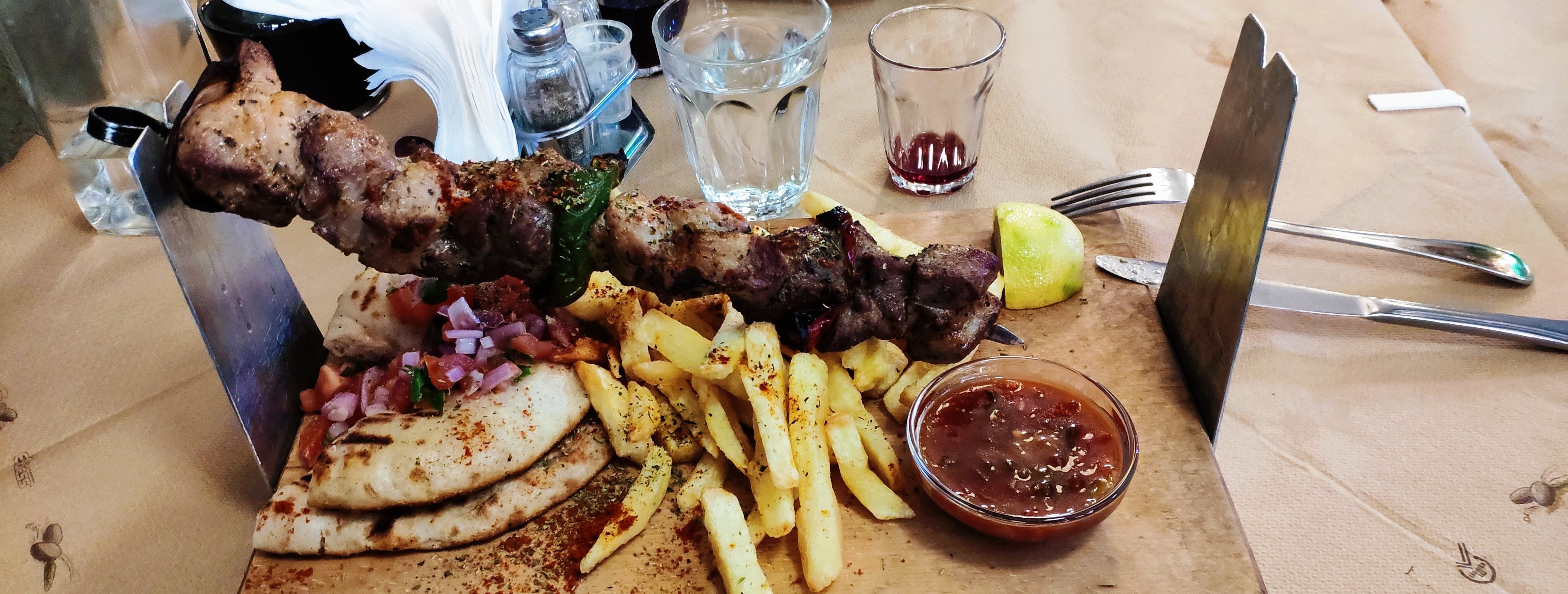 Jak jsme zasněžili, bylo nám v Athénách špatně a pak už jen pršelo